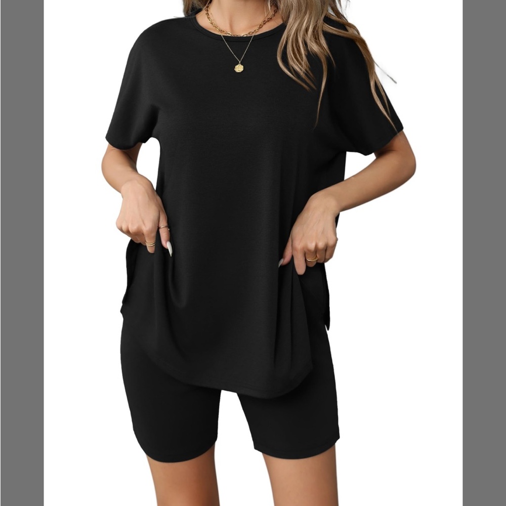 NWT Black Oversized Short Sleeve T-Shirt and Shorts Set